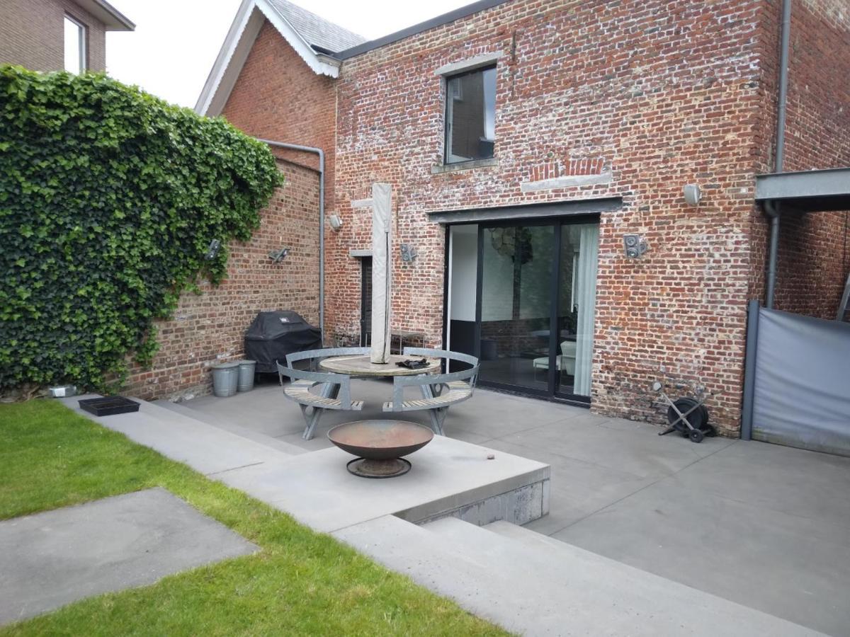 Gezellige Moderne Woning Met Zwemvijver ハレ エクステリア 写真