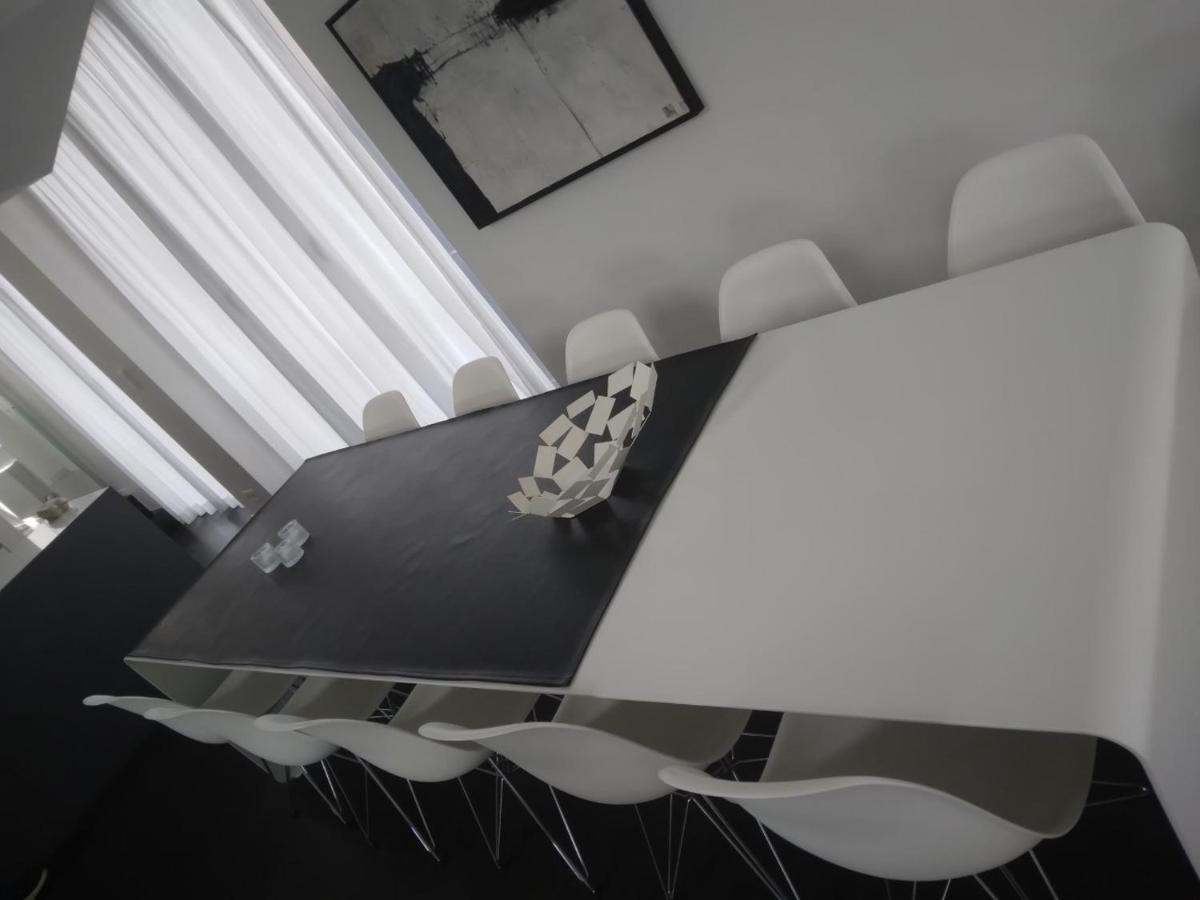 Gezellige Moderne Woning Met Zwemvijver ハレ エクステリア 写真