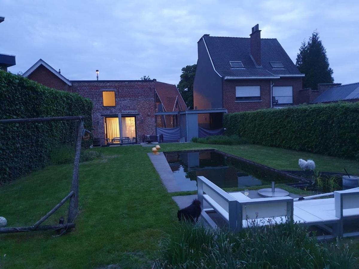 Gezellige Moderne Woning Met Zwemvijver ハレ エクステリア 写真